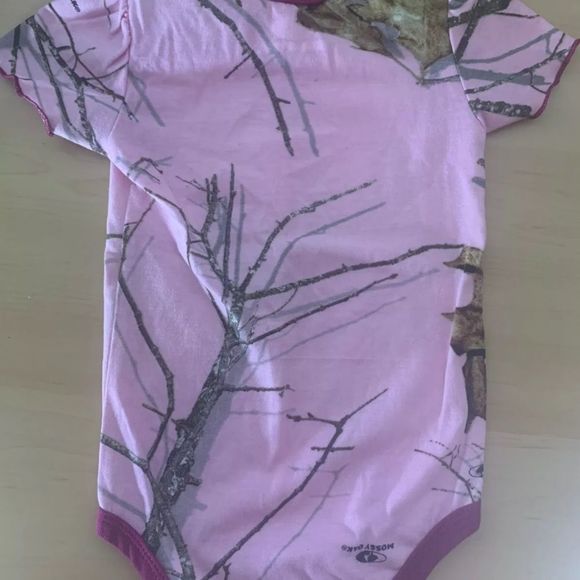 Mossy Oak One Piece Bodysuits Lot Of 3 size 18 Months EUC - Picture 7 of 10
